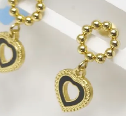 🖤Heart-style stainless steel earrings for girls and women🖤